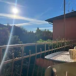 Elegante Corte Con Giardino A 5 Minuti Dal * Angera