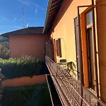 Elegante Corte Con Giardino A 5 Minuti Dal Анджера