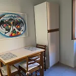 Elegante Corte Con Giardino A 5 Minuti Dal