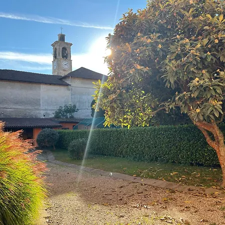 Appartement Elegante Corte Con Giardino A 5 Minuti Dal Angera