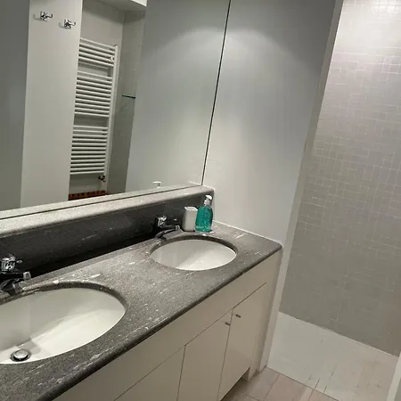 Elegante Corte Con Giardino A 5 Minuti Dal Angera