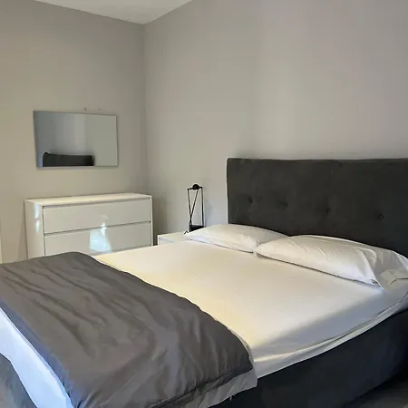 Elegante Corte Con Giardino A 5 Minuti Dal Apartment