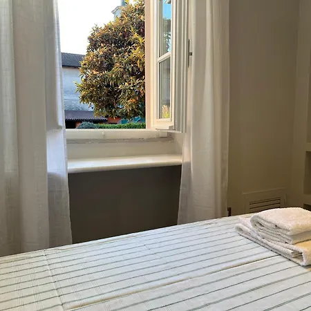 Elegante Corte Con Giardino A 5 Minuti Dal