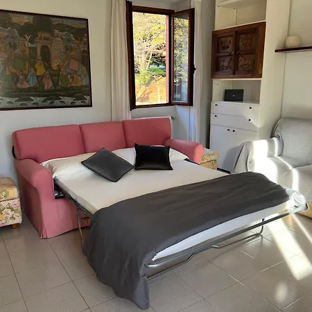 Elegante Corte Con Giardino A 5 Minuti Dal Appartement Angera