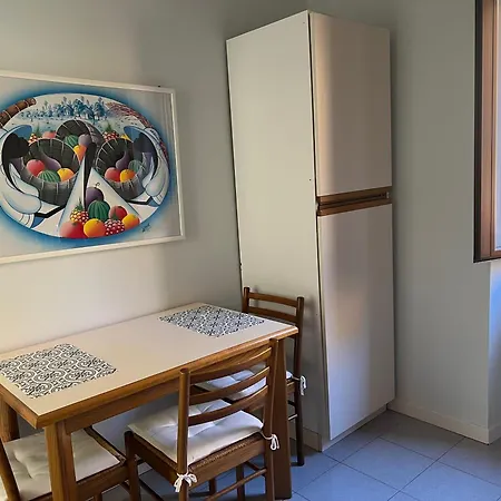 Elegante Corte Con Giardino A 5 Minuti Dal