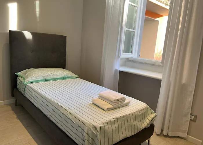 Elegante Corte Con Giardino A 5 Minuti Dal *