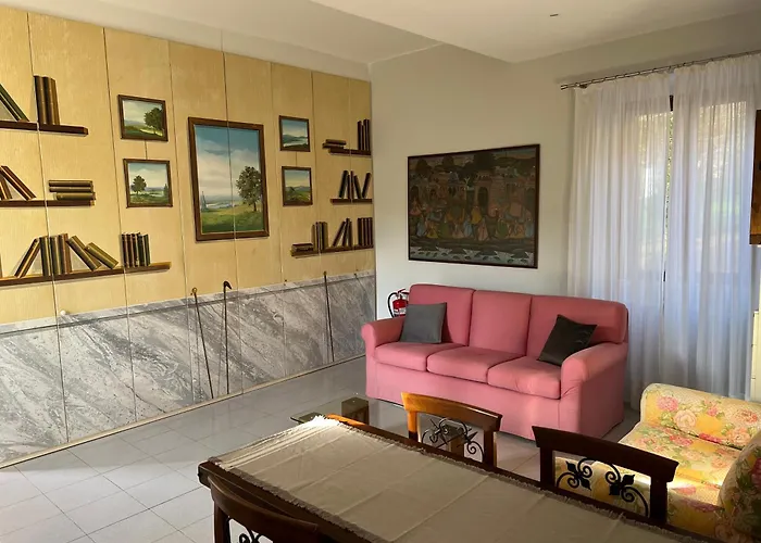 Elegante Corte Con Giardino A 5 Minuti Dal * Анджера