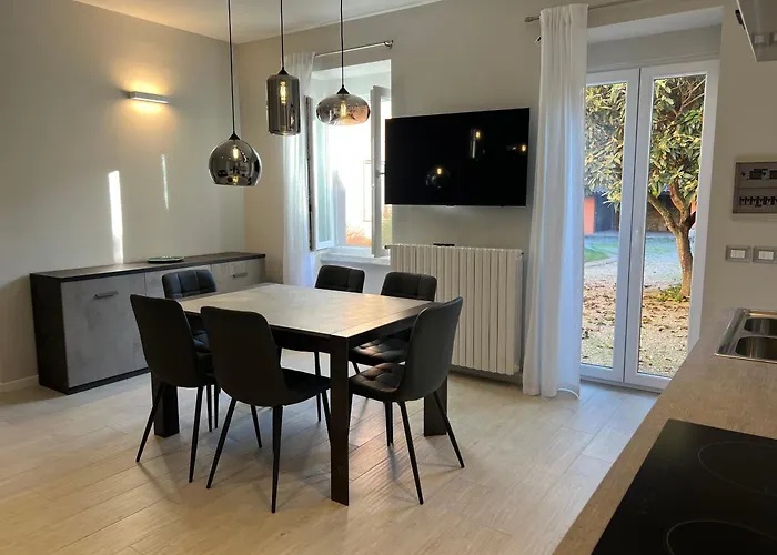 Elegante Corte Con Giardino A 5 Minuti Dal Апартаменты