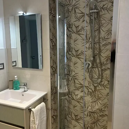 Apartamento Elegante Corte Con Giardino A 5 Minuti Dal