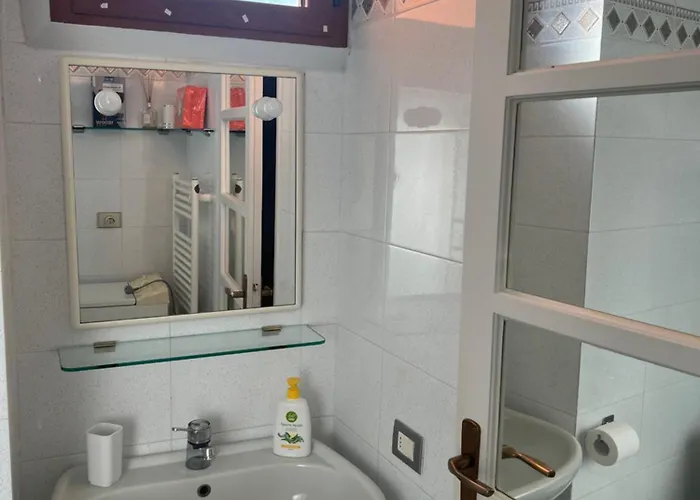 Elegante Corte Con Giardino A 5 Minuti Dal Angera